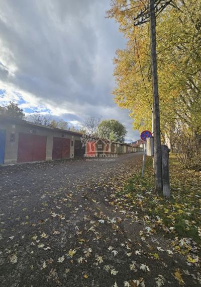 Ponúknite na predaj garáž v Brezne