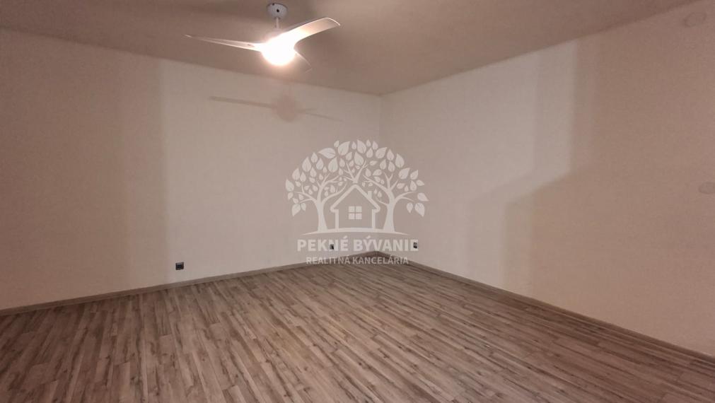 ===REZERVOVANÉ=NAJLACNEJŠÍ 2i BYT V BREZNE UL. KRČULOVA