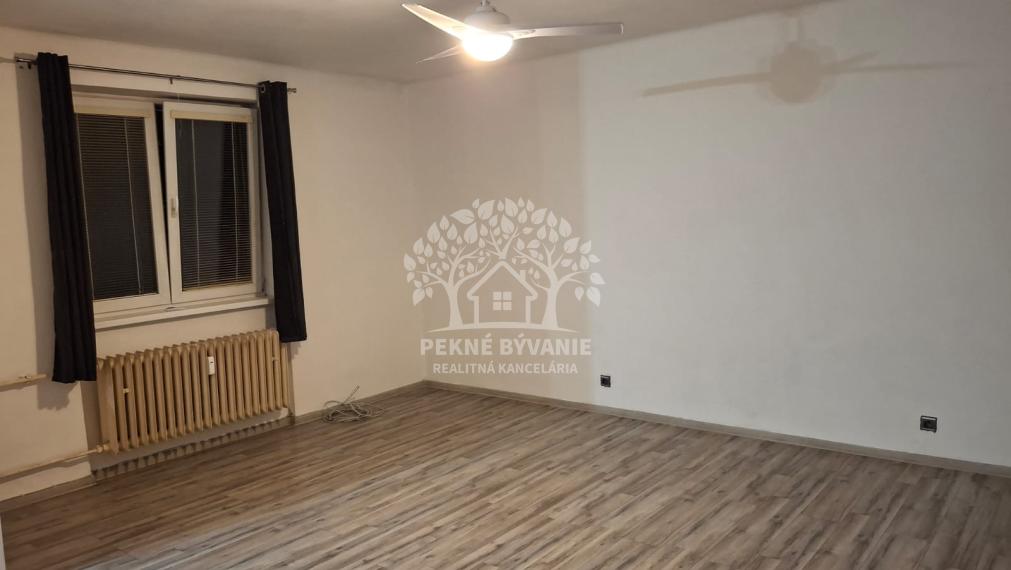 ===REZERVOVANÉ=NAJLACNEJŠÍ 2i BYT V BREZNE UL. KRČULOVA