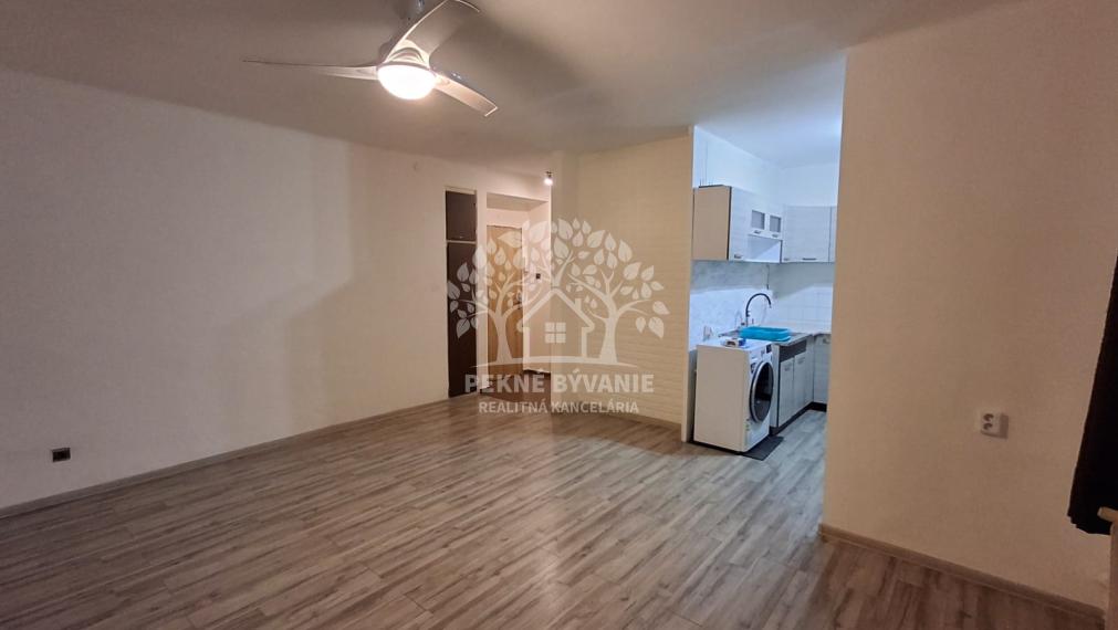 ===REZERVOVANÉ=NAJLACNEJŠÍ 2i BYT V BREZNE UL. KRČULOVA