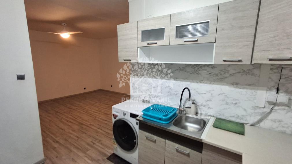 ===REZERVOVANÉ=NAJLACNEJŠÍ 2i BYT V BREZNE UL. KRČULOVA