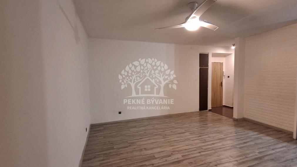 ===REZERVOVANÉ=NAJLACNEJŠÍ 2i BYT V BREZNE UL. KRČULOVA