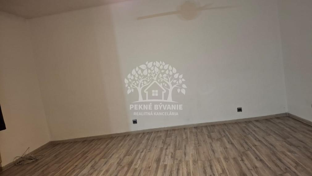 ===REZERVOVANÉ=NAJLACNEJŠÍ 2i BYT V BREZNE UL. KRČULOVA