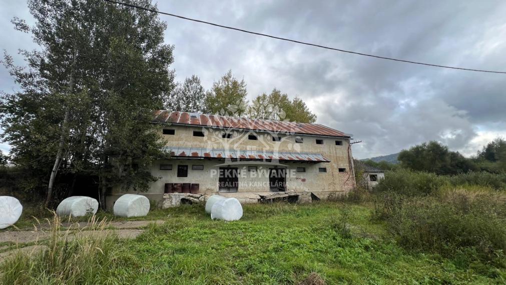 Na predaj budova v obci Závadka nad Hronom na viacúčelové využitie