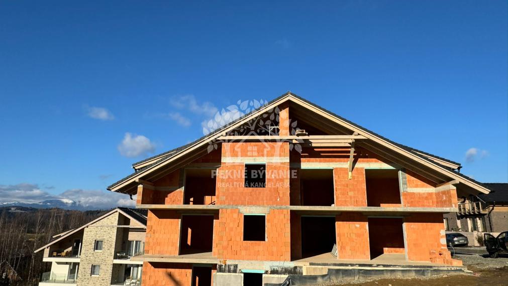 ZNÍŽENÁ CENA - PREDAJ: 3i apartmán 69,67m2 pod lyž.vlekom Čierny Balog