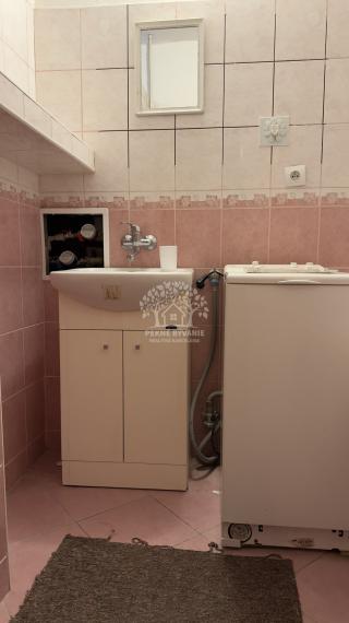 NA PREDAJ: 2i byt s balkónom v pôvodnom stave Valaská ul.TDH