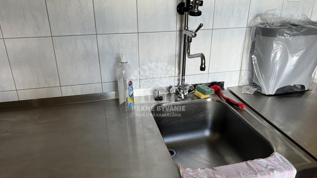 Prenájom polyfunkčná budova, penzión, objekt Braväcovo