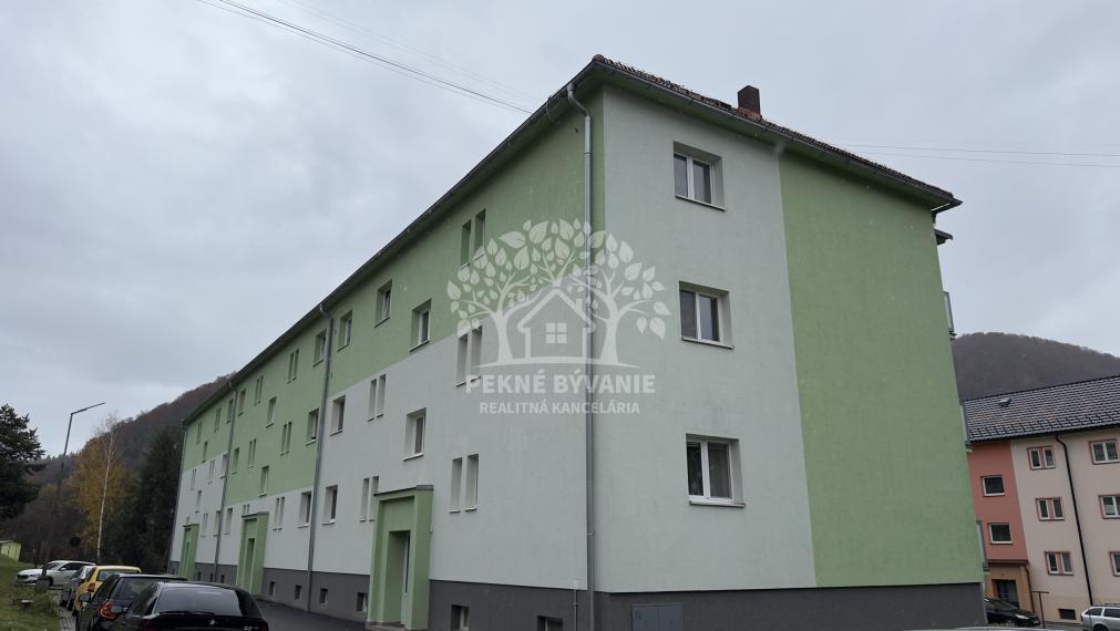 NA PREDAJ: 2i byt s balkónom v pôvodnom stave Valaská ul.TDH