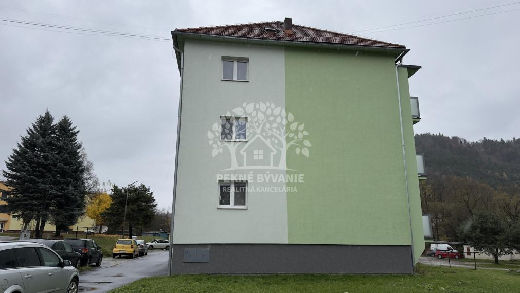 NA PREDAJ: 2i byt s balkónom v pôvodnom stave Valaská ul.TDH