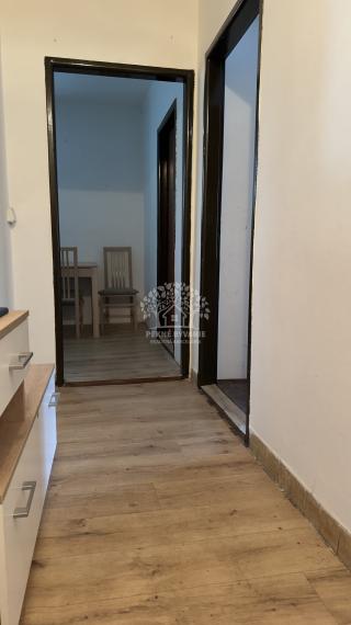 NA PREDAJ: 2i byt s balkónom v pôvodnom stave Valaská ul.TDH