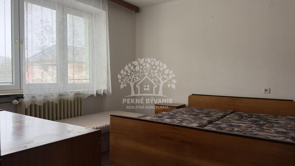 NA PREDAJ: 2i byt s balkónom v pôvodnom stave Valaská ul.TDH