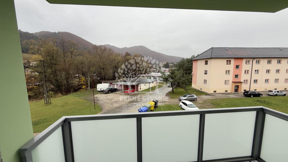 NA PREDAJ: 2i byt s balkónom v pôvodnom stave Valaská ul.TDH