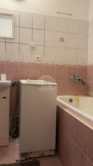 NA PREDAJ: 2i byt s balkónom v pôvodnom stave Valaská ul.TDH