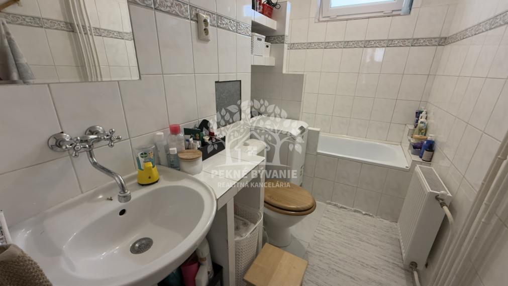 NA PREDAJ: 2i byt po rekonštrukcii Podbrezová - Štiavnička