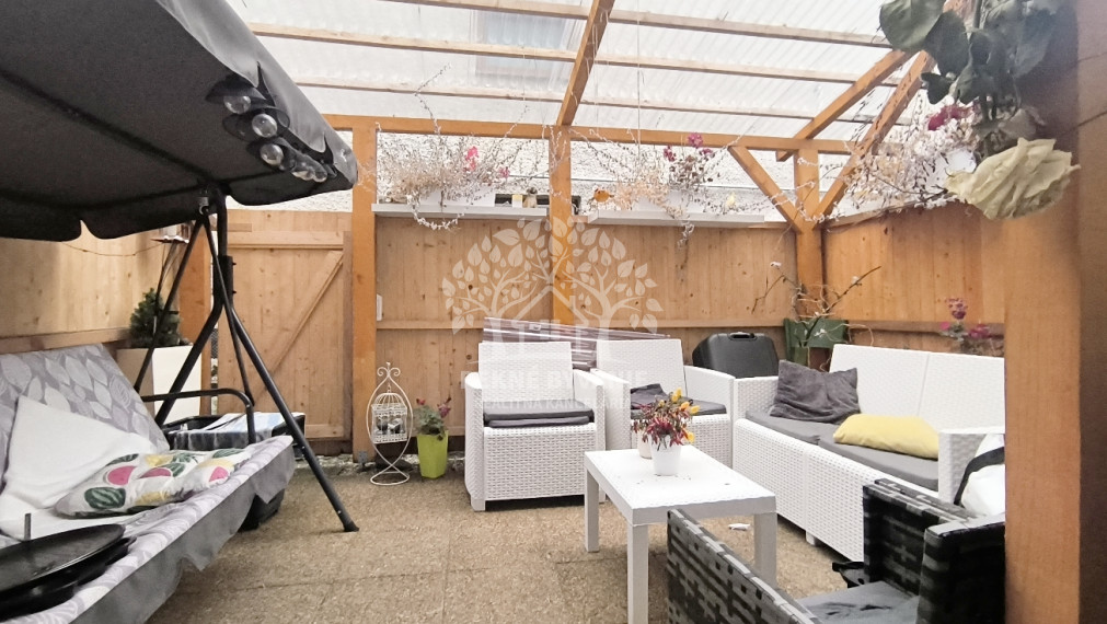 PRENÁJOM: 2IZBOVÝ BYT S VEĽKOU TERASOU - 5 MIN.PEŠO OD BREZNA PREDNÉ HALNY ZARIADENÝ - MAX. 2 OSOBY S DOSTATKOM PARK.MIESTA