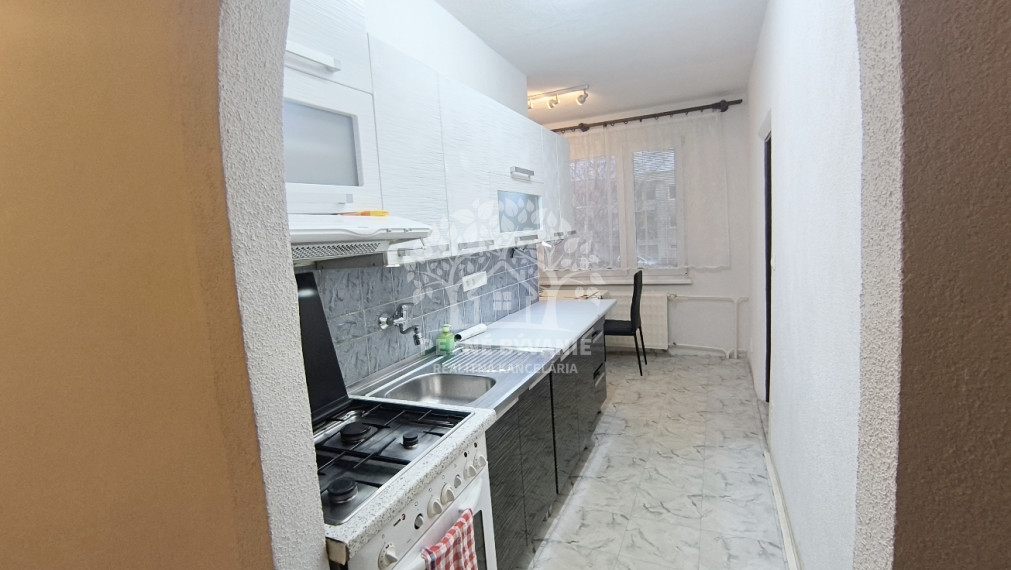 PRENÁJOM: 2 IZBOVÝ BYT ZÁVADKA NAD HRONOM 3.POSCHODIE ZARIADENÝ - JEDNA, MAX. 2 OSOBY