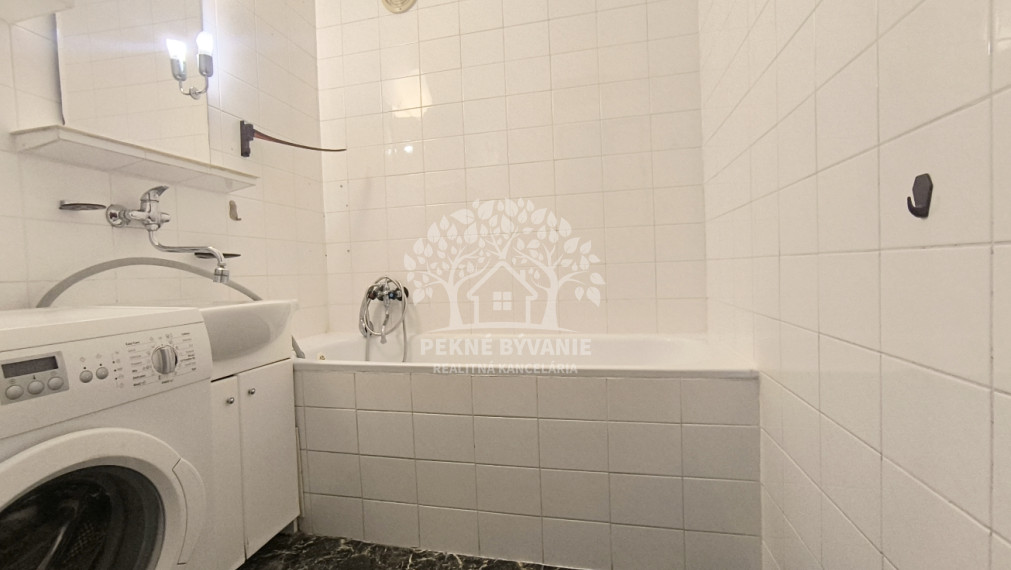 PRENÁJOM: 2 IZBOVÝ BYT ZÁVADKA NAD HRONOM 3.POSCHODIE ZARIADENÝ - JEDNA, MAX. 2 OSOBY