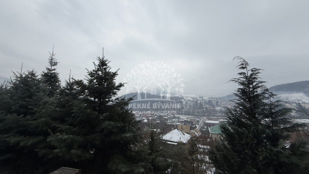 ---NA PREDAJ-- romantická chata Valaská okres Brezno