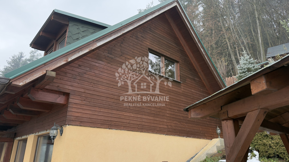---NA PREDAJ-- romantická chata Valaská okres Brezno