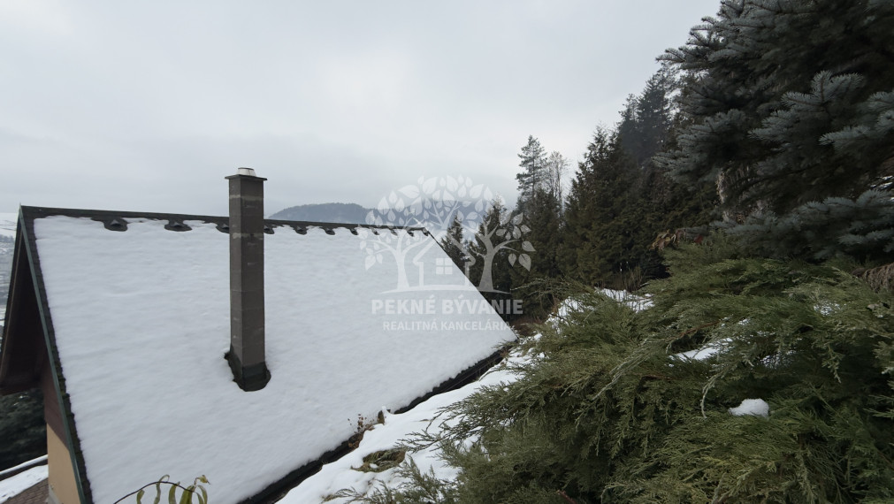 ---NA PREDAJ-- romantická chata Valaská okres Brezno