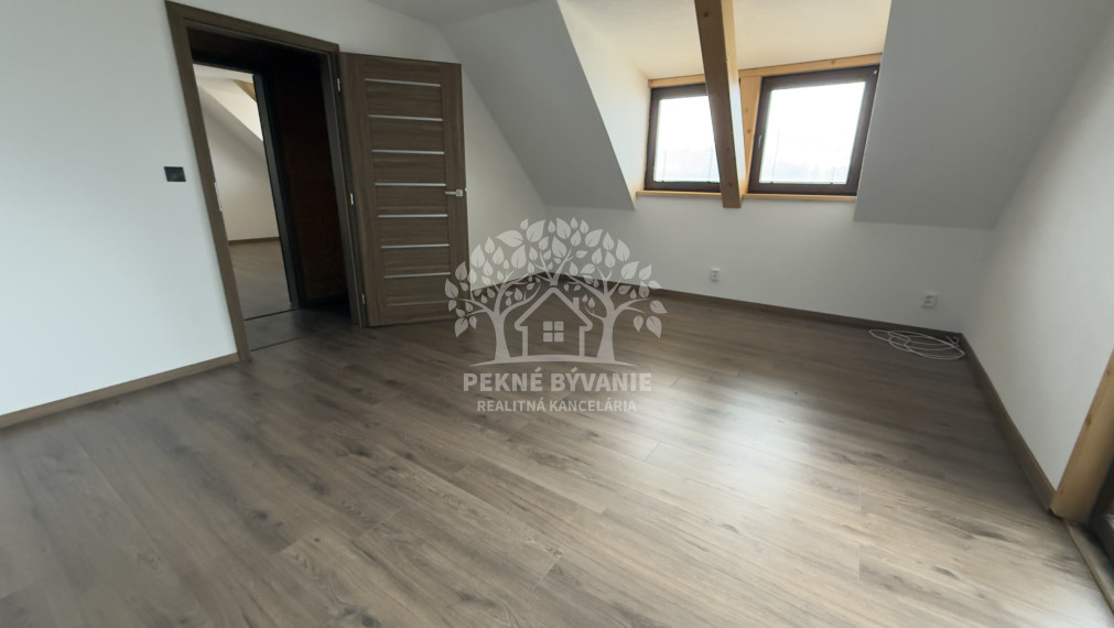 ---NA PREDAJ-- romantická chata Valaská okres Brezno