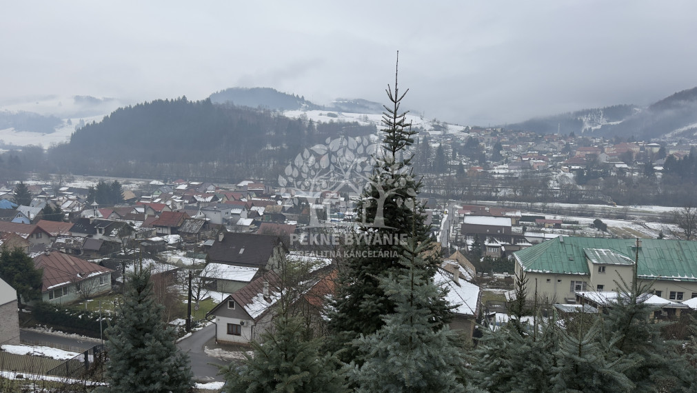 ---NA PREDAJ-- romantická chata Valaská okres Brezno