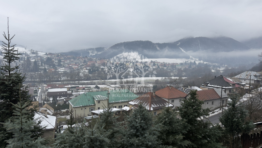 ---NA PREDAJ-- romantická chata Valaská okres Brezno