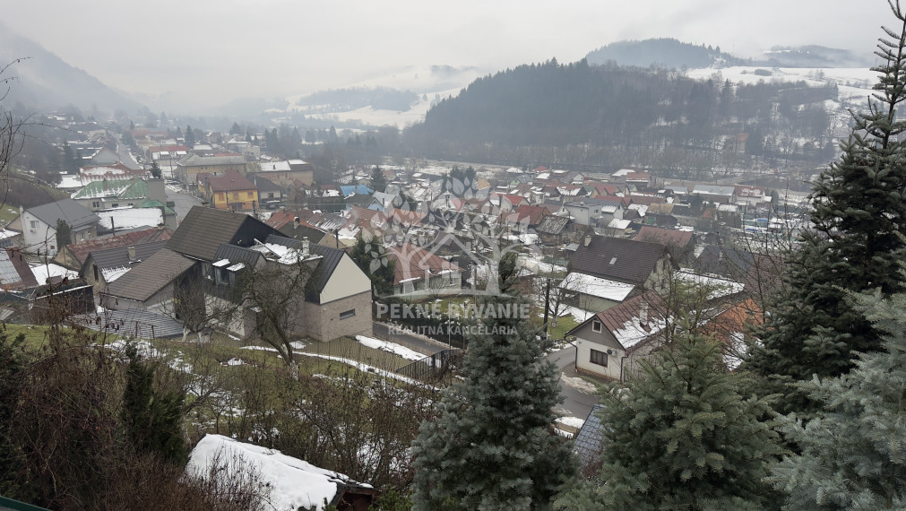 ---NA PREDAJ-- romantická chata Valaská okres Brezno