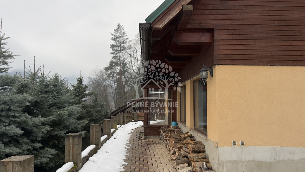---NA PREDAJ-- romantická chata Valaská okres Brezno