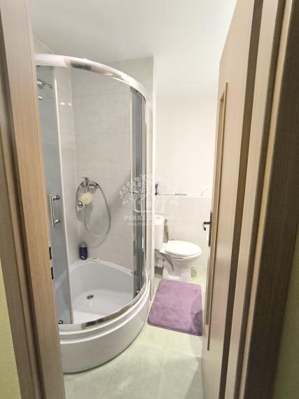 PRENÁJOM: 1 IZBOVÝ BYT CENTRUM ČSA 4.POSCHODIE S PARKOVACÍM MIESTOM ZARIADENÝ - MAX. 2 OSOBY