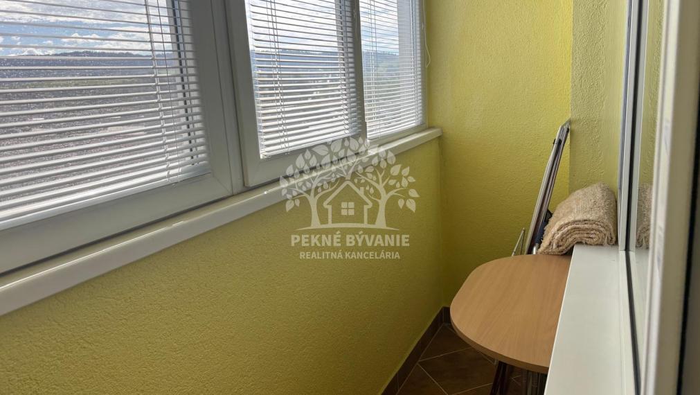 =ZNÍŽENÁ SUMA= Predaj 1i byt Brezno, 2 loggie, 2 výťahy