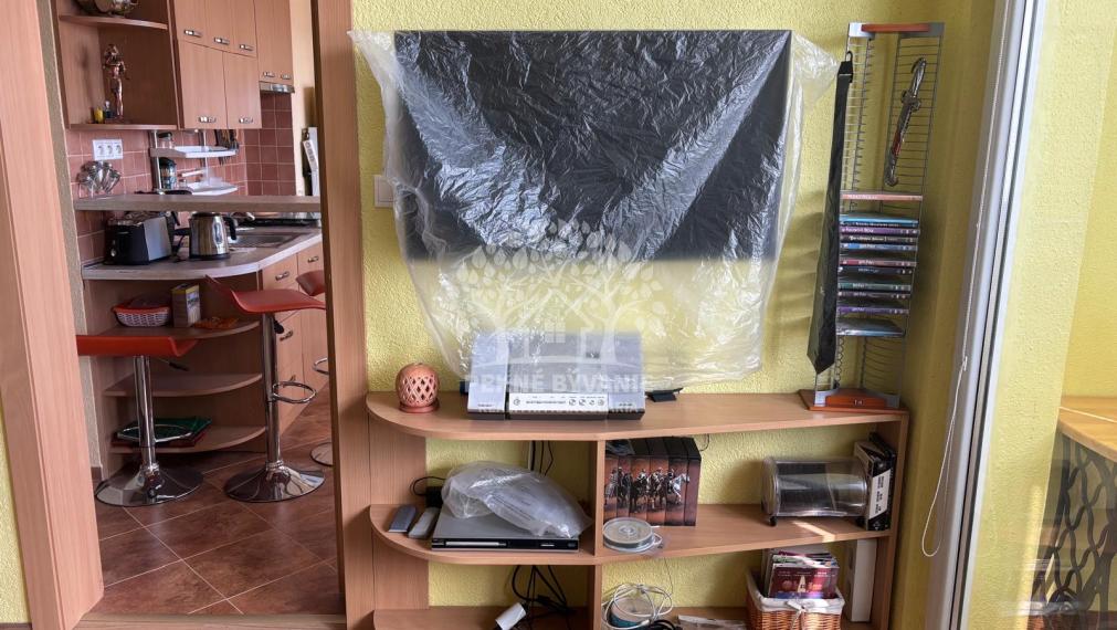 =ZNÍŽENÁ SUMA= Predaj 1i byt Brezno, 2 loggie, 2 výťahy