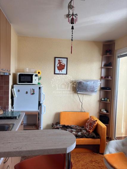 =ZNÍŽENÁ SUMA= Predaj 1i byt Brezno, 2 loggie, 2 výťahy