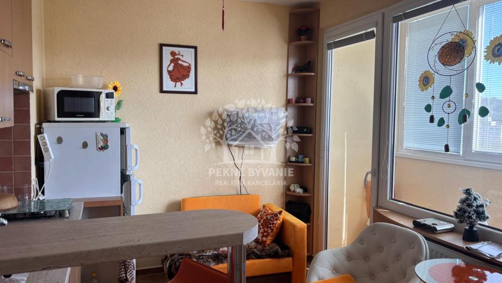 =ZNÍŽENÁ SUMA= Predaj 1i byt Brezno, 2 loggie, 2 výťahy