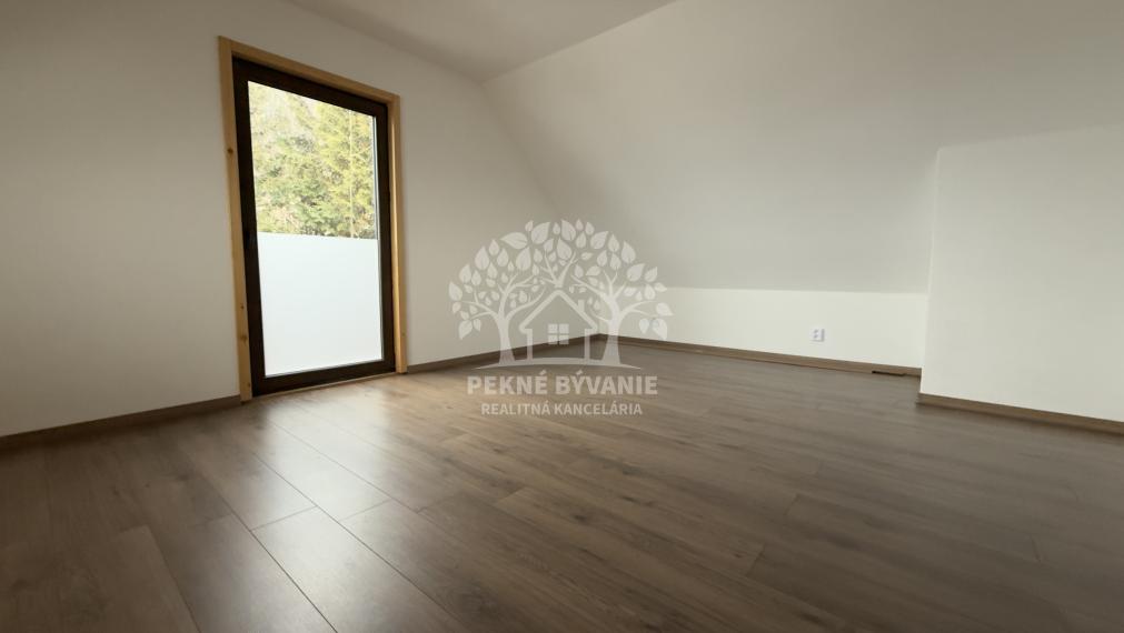 -NA PREDAJ- romantický rodinný domček Valaská, okres Brezno