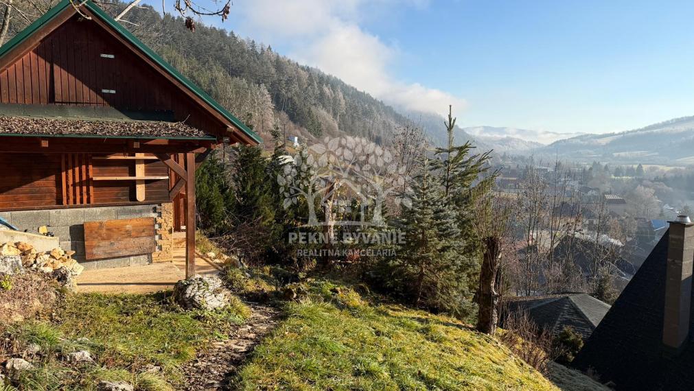 -NA PREDAJ- romantický rodinný domček Valaská, okres Brezno