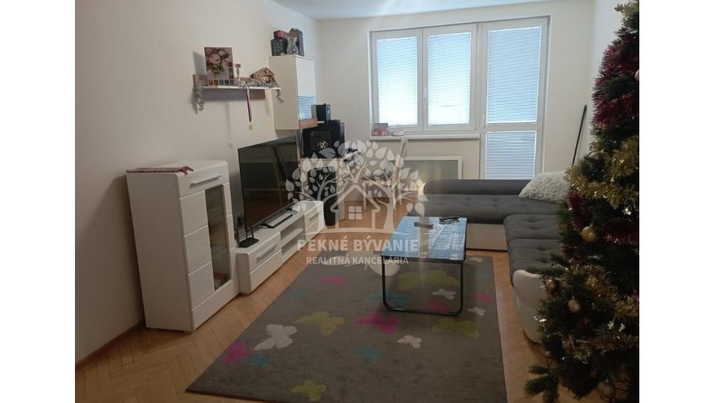 Na prenájom 2 izbový zrekonštruovaný byt v obci Čierny Balog