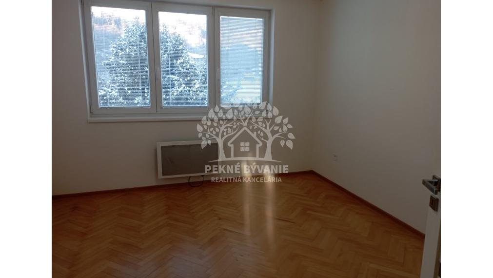 Na prenájom 2 izbový zrekonštruovaný byt v obci Čierny Balog