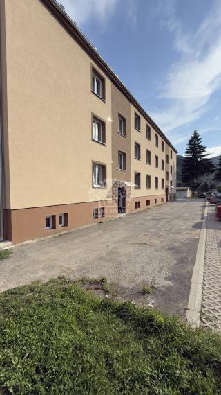 ===NA PREDAJ=== slnečný 2i byt VALASKÁ, UL. HRONSKÁ