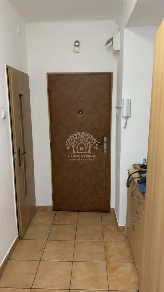 ===NA PREDAJ=== slnečný 2i byt VALASKÁ, UL. HRONSKÁ