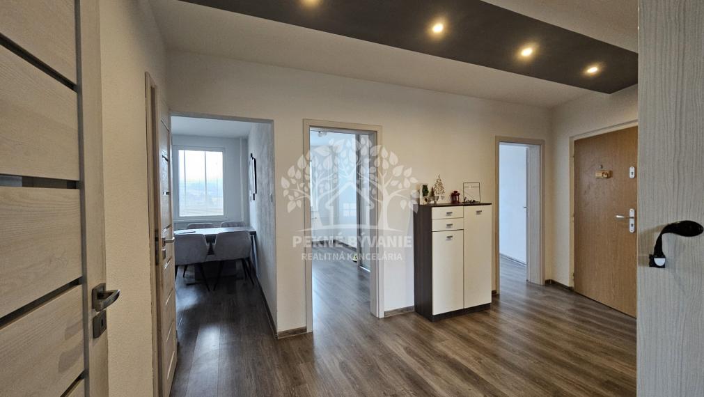 PREDAJ: 4i kompletne zrekonštruovaný byt 78m2 Brezno Mazorníkovo