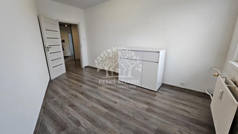 PREDAJ: 4i kompletne zrekonštruovaný byt 78m2 Brezno Mazorníkovo