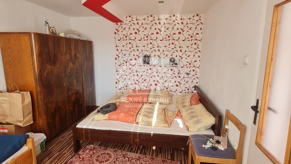 ZREKONŠTRUOVANÝ 4 IZBOVÝ DOM 2 KÚPEĽNE ZA VYNIKAJÚCU CENU ZÁVADKA NAD HRONOM HOREHRONIE