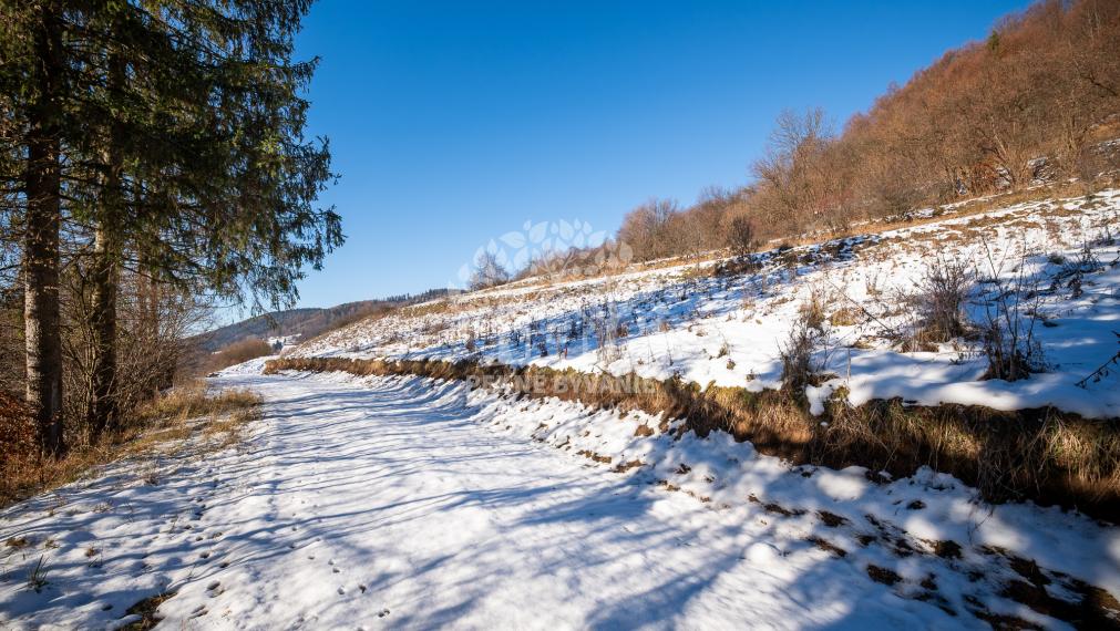 STAVEBNÝ POZEMOK SO STAVEBNÝM POVOLENÍM 555 M2 + Video