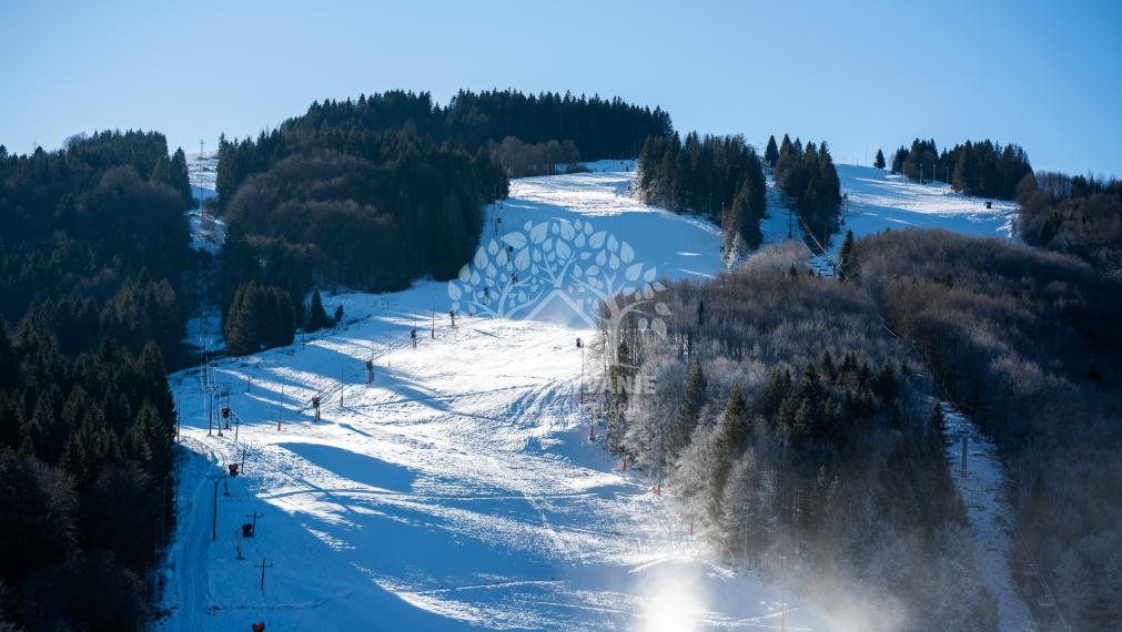 STAVEBNÝ POZEMOK SO STAVEBNÝM POVOLENÍM oproti VLEK 1112 M2