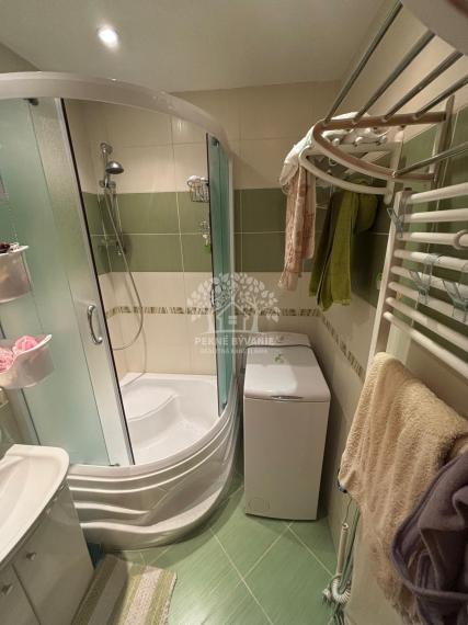 ==NEPREHLIADNITE == Predaj 1i byt Brezno, 2 loggie, 2 výťahy