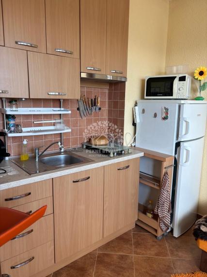 ==NEPREHLIADNITE == Predaj 1i byt Brezno, 2 loggie, 2 výťahy