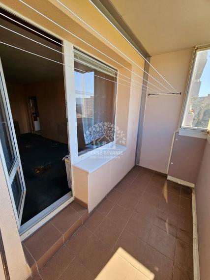 PREDAJ: slnečný 3i byt 84m2 v centre Brezna