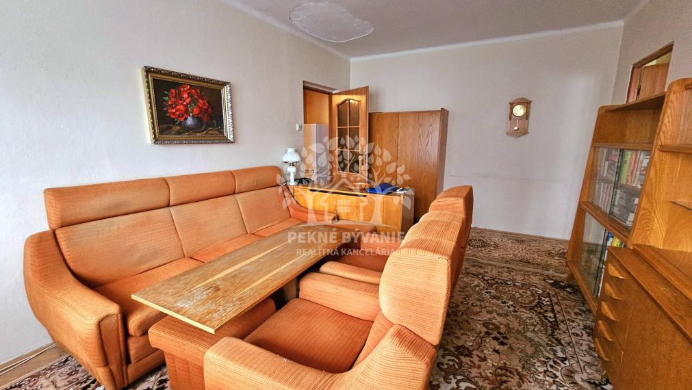 PREDAJ: 3izbovy byt v Brezne 70m2