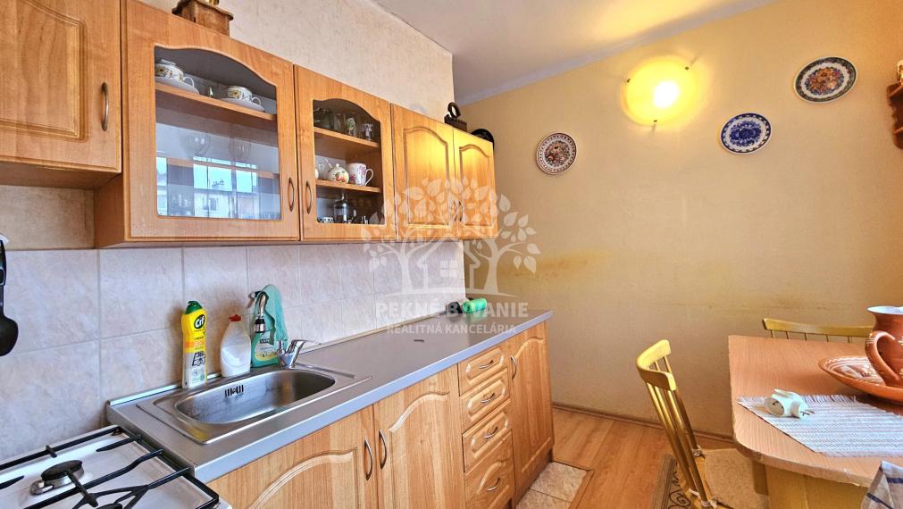 PREDAJ: 3izbovy byt v Brezne 70m2